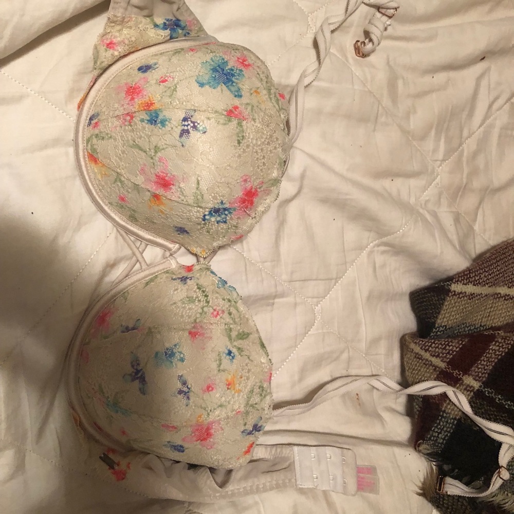 Victoria’s Secret pink bra